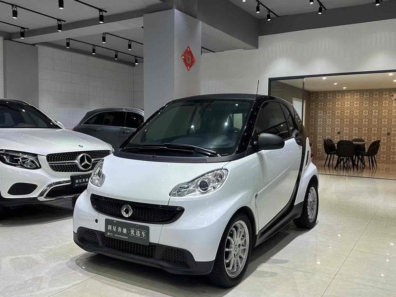 Smart 1.0 MHD 硬顶标准版, 2012