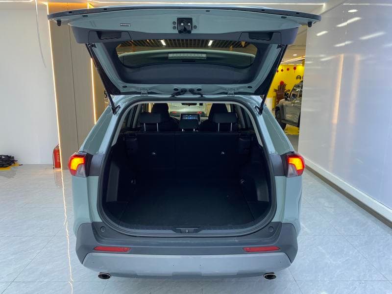 sp_baggage_compartment_back